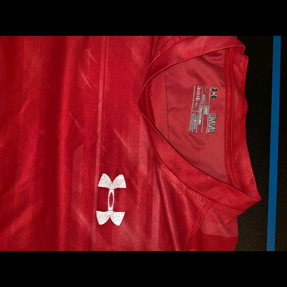 Under amour shirt!!